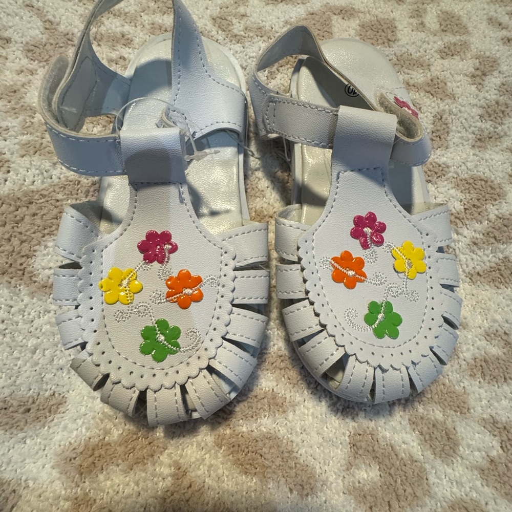 Kids Floral Sandals - Picture 2 of 9